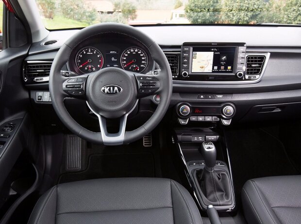 Innenraum und Cockpit des Kia Rio 2017