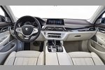 Innenraum und Cockpit des BMW M 760 Li xDrive 2017