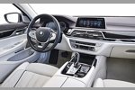 Innenraum und Cockpit des BMW M 760 Li xDrive 2017