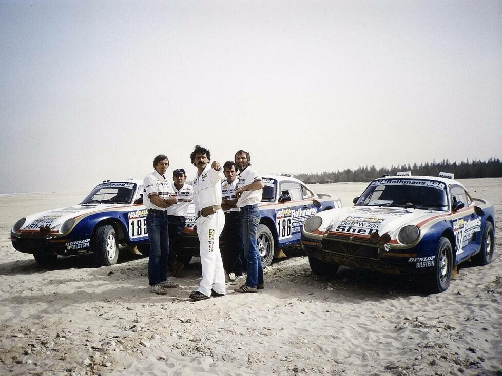 Rallye Paris-Dakar 1986: Das Rothmans-Team vor den drei Porsche 959 Paris-Dakar