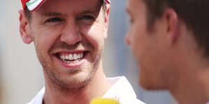 Formel-1-Auktion: Sebastian Vettel spendet komplettes Ferrari-Rennoutfit