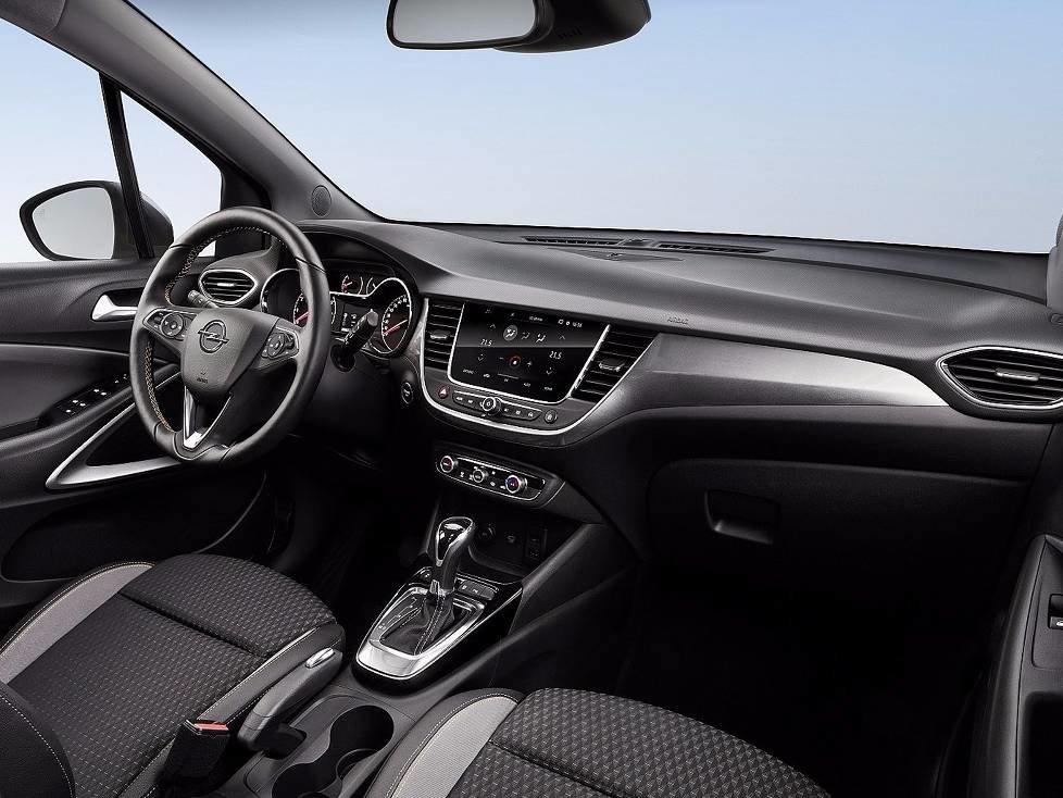Innenraum und Cockpit des Opel Crossland X 2017
