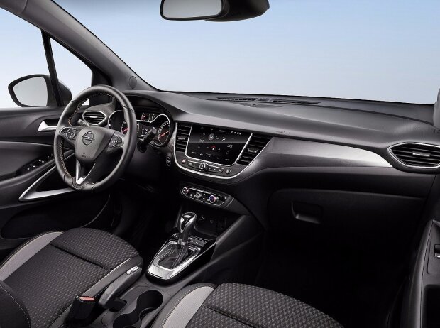 Innenraum und Cockpit des Opel Crossland X 2017