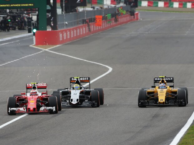 Titel-Bild zur News: Sergio Perez, Jolyon Palmer, Kimi Räikkönen