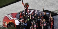 Bild zum Inhalt: NASCAR 2017: Kurt Busch siegt erstmals beim Daytona 500