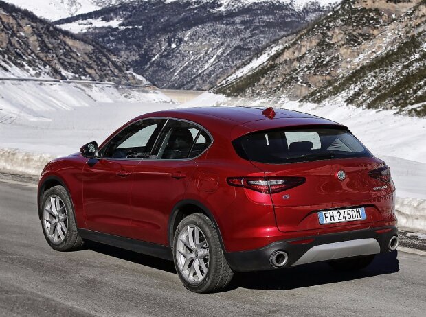 Alfa Romeo Stelvio 2017