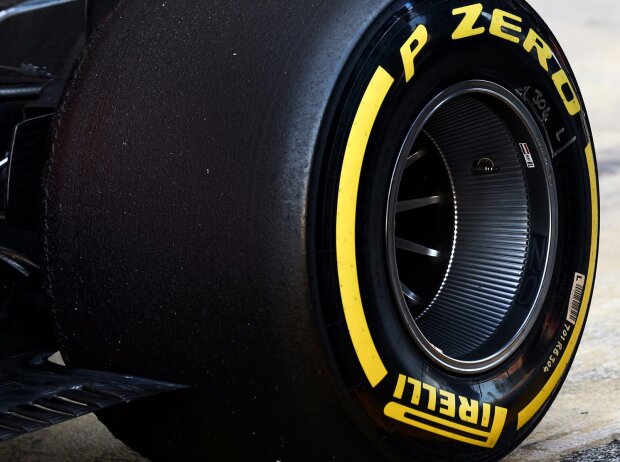 Titel-Bild zur News: Reifen, Pirelli