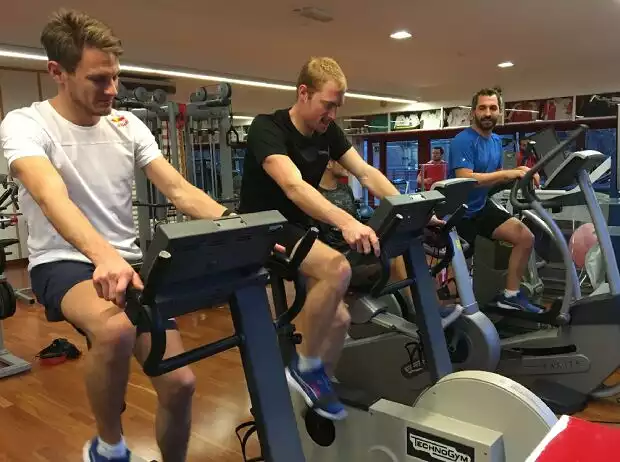 BMW-Piloten im Fitnesscamp Titel-Bild zur News: BMW-Piloten im Fitnesscamp