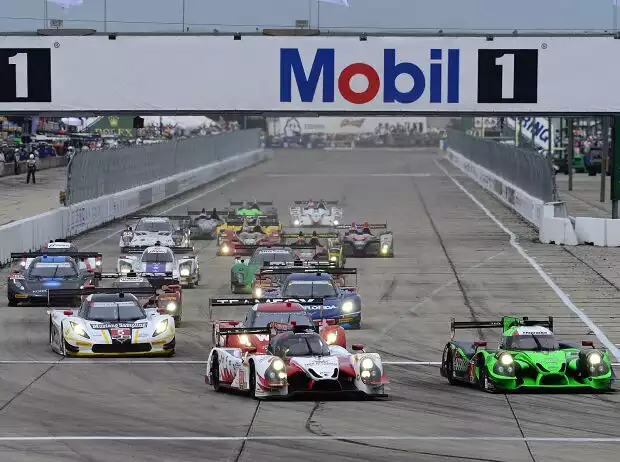 Olivier Pla, Scott Sharp, Ed Brown, Luis Felipe Derani, Start Titel-Bild zur News: Olivier Pla, Scott Sharp, Ed Brown, Luis Felipe Derani, Start