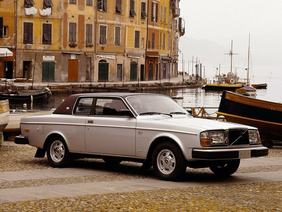 Volvo 262 C (1977)