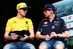 Nico Hülkenberg (Renault) und Max Verstappen (Red Bull) 