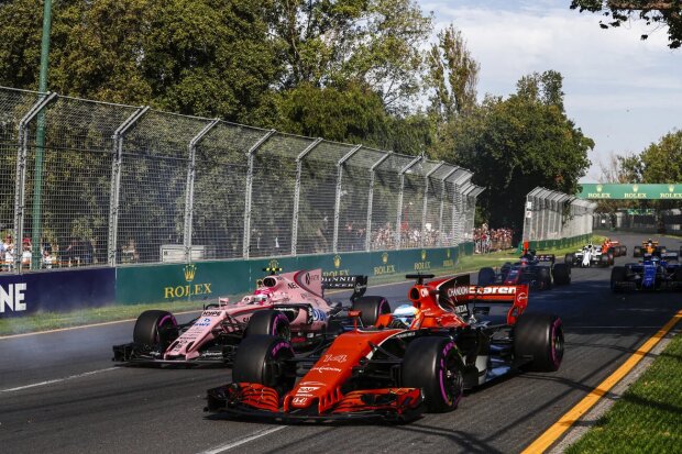 Fernando Alonso Esteban Ocon Force India Sahara Force India F1 Team F1McLaren McLaren Honda F1 ~Fernando Alonso (McLaren) und Esteban Ocon (Force India) ~ 