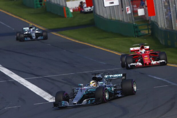 Lewis Hamilton Sebastian Vettel Valtteri Bottas Ferrari Scuderia Ferrari F1Mercedes Mercedes AMG Petronas Motorsport F1 ~Lewis Hamilton (Mercedes), Sebastian Vettel (Ferrari) und Valtteri Bottas (Mercedes) ~ 