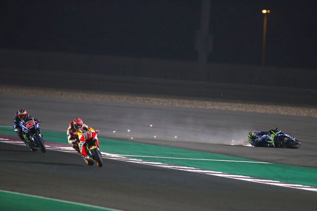 ~Andrea Iannone stürzt~ ~Andrea Iannone stürzt~