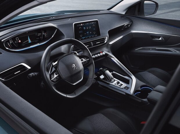 Innenraum und Cockpit des Peugeot 5008 2017