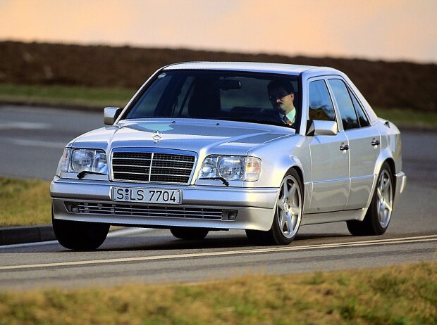 Mercedes-Benz 500 E (W124) Limited Edition. Das auf 500 Exemplare limitierte Sondermodell erscheint im Jahr 1994. 