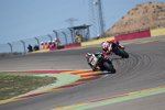 Jonathan Rea hinter Chaz Davies