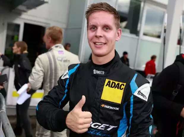 Josh Files TCR Germany Titel-Bild zur News: Josh Files TCR Germany