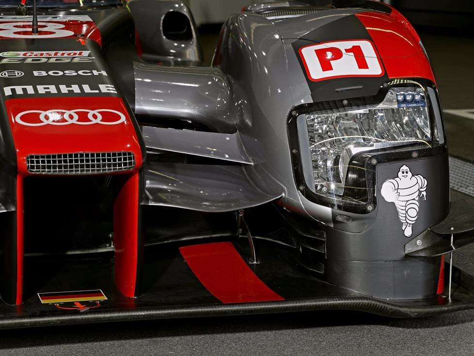 Audi R18, Scheinwerfer