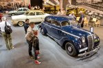 Techno-Classica 2017: Opel Admiral (1937) und der zweimillionste Opel von 1956 (dahinter)