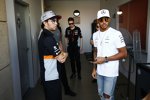 Sergio Perez (Force India) und Lewis Hamilton (Mercedes) 