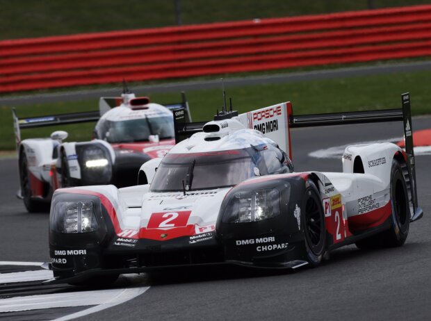 Timo Bernhard, Earl Bamber, Brendon Hartley Timo Bernhard, Earl Bamber, Brendon Hartley