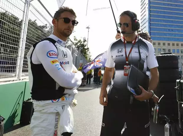 Titel-Bild zur News: Jenson Button, Tom Stallard