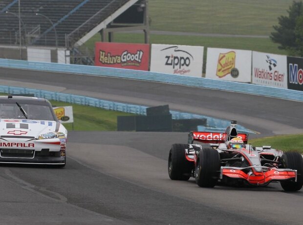 Lewis Hamilton, Tony Stewart Lewis Hamilton, Tony Stewart