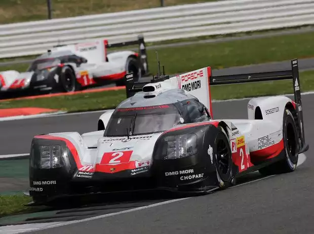 Timo Bernhard, Earl Bamber, Brendon Hartley Titel-Bild zur News: Timo Bernhard, Earl Bamber, Brendon Hartley