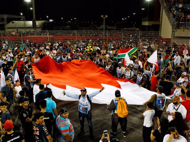 Fans in Bahrain