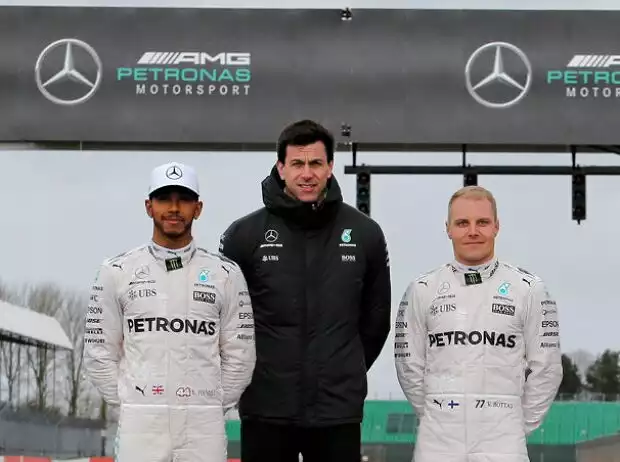 Lewis Hamilton, Toto Wolff, Valtteri Bottas Titel-Bild zur News: Lewis Hamilton, Toto Wolff, Valtteri Bottas