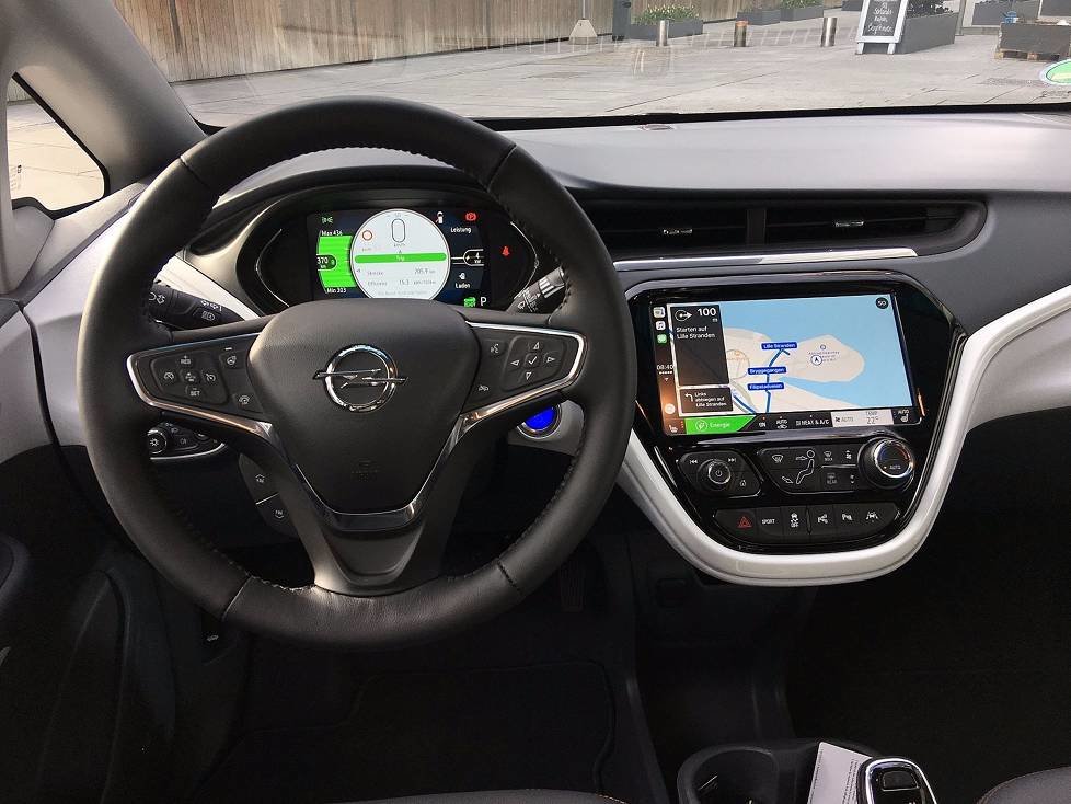 Innenraum und Cockpit des Opel-Ampera-e