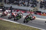 Tom Sykes vor Jonathan Rea 