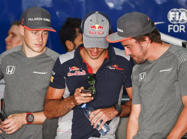 Stoffel Vandoorne, Carlos Sainz, Fernando Alonso Stoffel Vandoorne, Carlos Sainz, Fernando Alonso