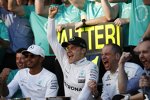 Valtteri Bottas (Mercedes) und Lewis Hamilton (Mercedes) 