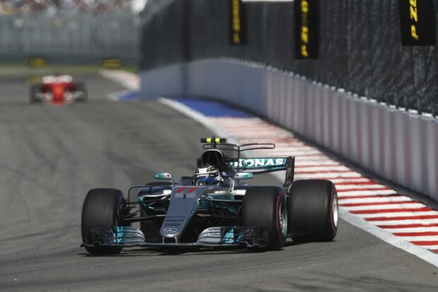Valtteri Bottas Sebastian Vettel Ferrari Scuderia Ferrari F1 ~Valtteri Bottas (Mercedes) und Sebastian Vettel (Ferrari) ~ Valtteri Bottas Sebastian Vettel Ferrari Scuderia Ferrari F1 ~Valtteri Bottas (Mercedes) und Sebastian Vettel (Ferrari) ~
