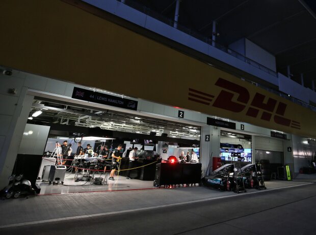Titel-Bild zur News: Mercedes-Garage