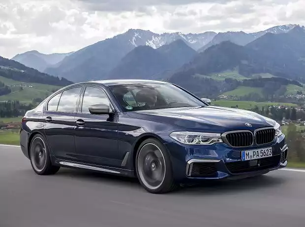 BMW M550i xDrive 2017 Titel-Bild zur News: BMW M550i xDrive 2017
