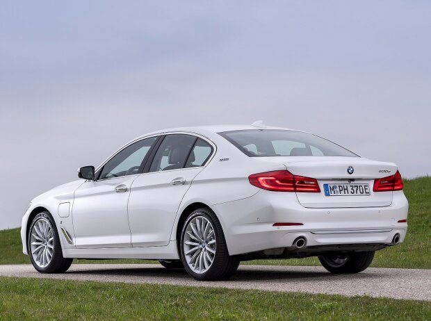 BMW 530e iPerfomance 2017 BMW 530e iPerfomance 2017
