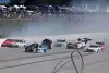 Bild zum Inhalt: Video: "Big Win" für Stenhouse, "Big One" mit 18 Autos