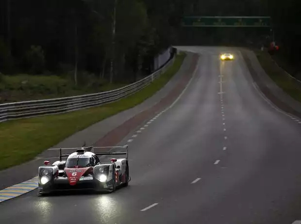 Stephane Sarrazin, Mike Conway, Kamui Kobayashi Titel-Bild zur News: Stephane Sarrazin, Mike Conway, Kamui Kobayashi