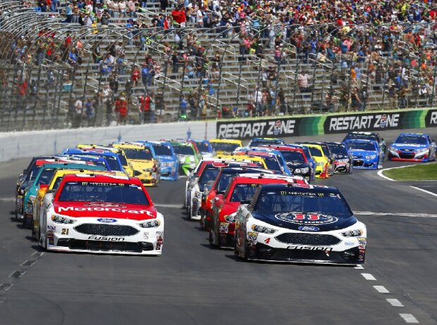Titel-Bild zur News: NASCAR, Start