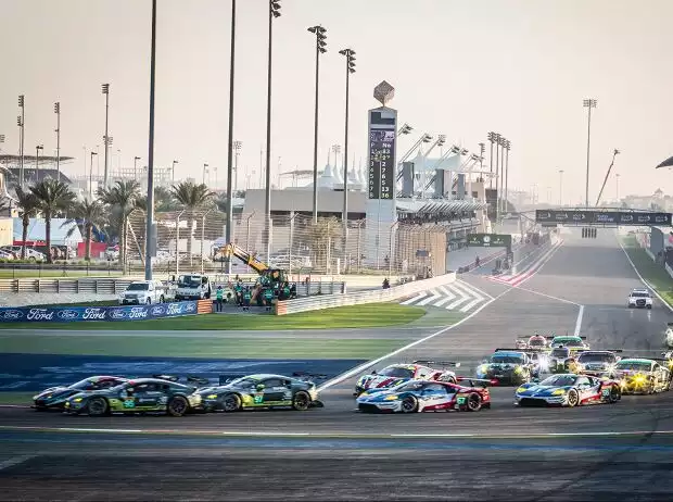 GTE Pro Autos Start Titel-Bild zur News: GTE Pro Autos Start