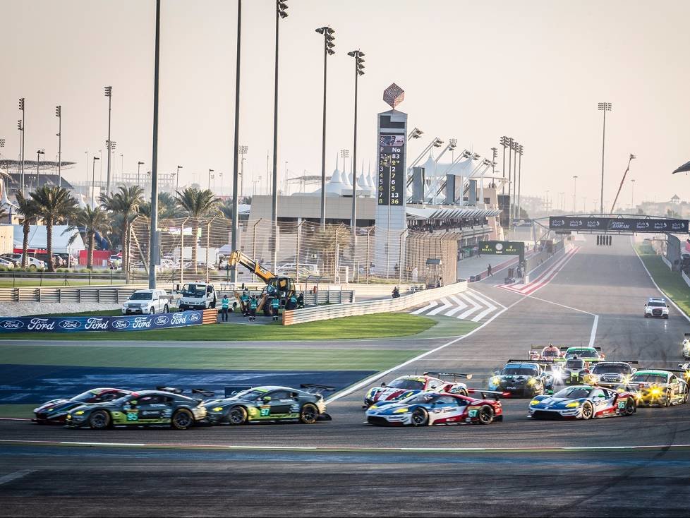 GTE Pro Autos Start