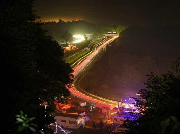 Titel-Bild zur News: Nordschleife bei Nacht