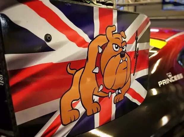Bentley Continental GT3, Bulldogge, Talisman, Glücksbringer Titel-Bild zur News: Bentley Continental GT3, Bulldogge, Talisman, Glücksbringer