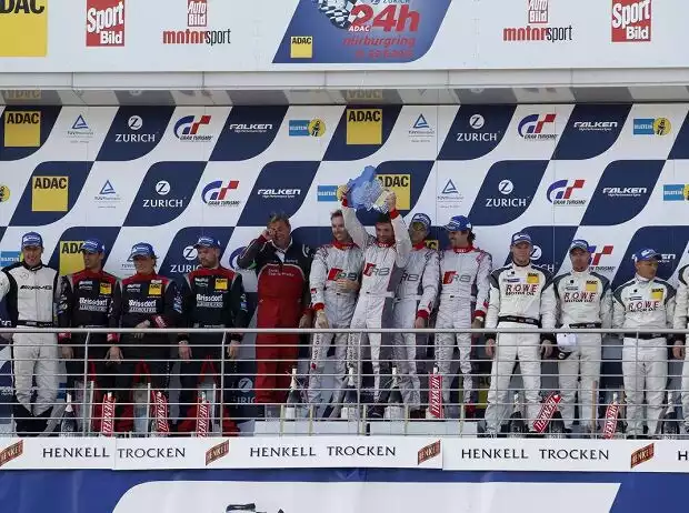 Jeroen Bleekemolen, Christian Menzel, Christopher Haase, Markus Winkelhock, Christian Hohenadel, Maro Engel, Siegerehrung Titel-Bild zur News: Jeroen Bleekemolen, Christian Menzel, Christopher Haase, Markus Winkelhock, Christian Hohenadel, Maro Engel, Siegerehrung