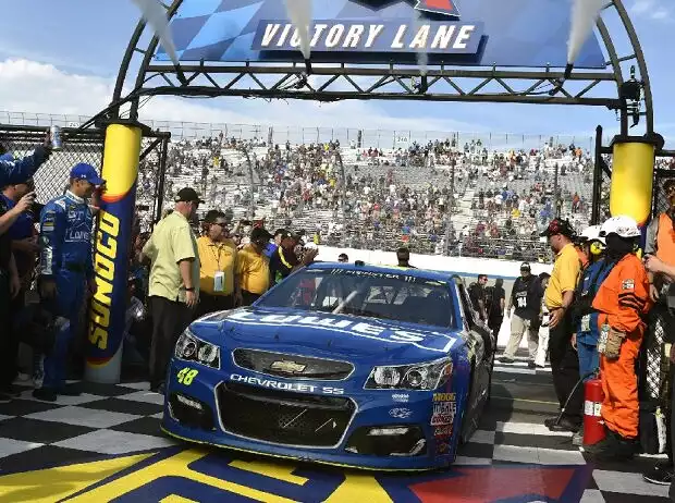 Titel-Bild zur News: Jimmie Johnson, Victory Lane