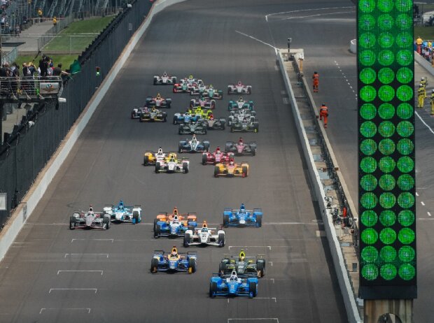 Titel-Bild zur News: Indy 500, Start