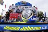 Bild zum Inhalt: 83 NASCAR-Siege: Johnsons Idol fuhr auf Helm mit
